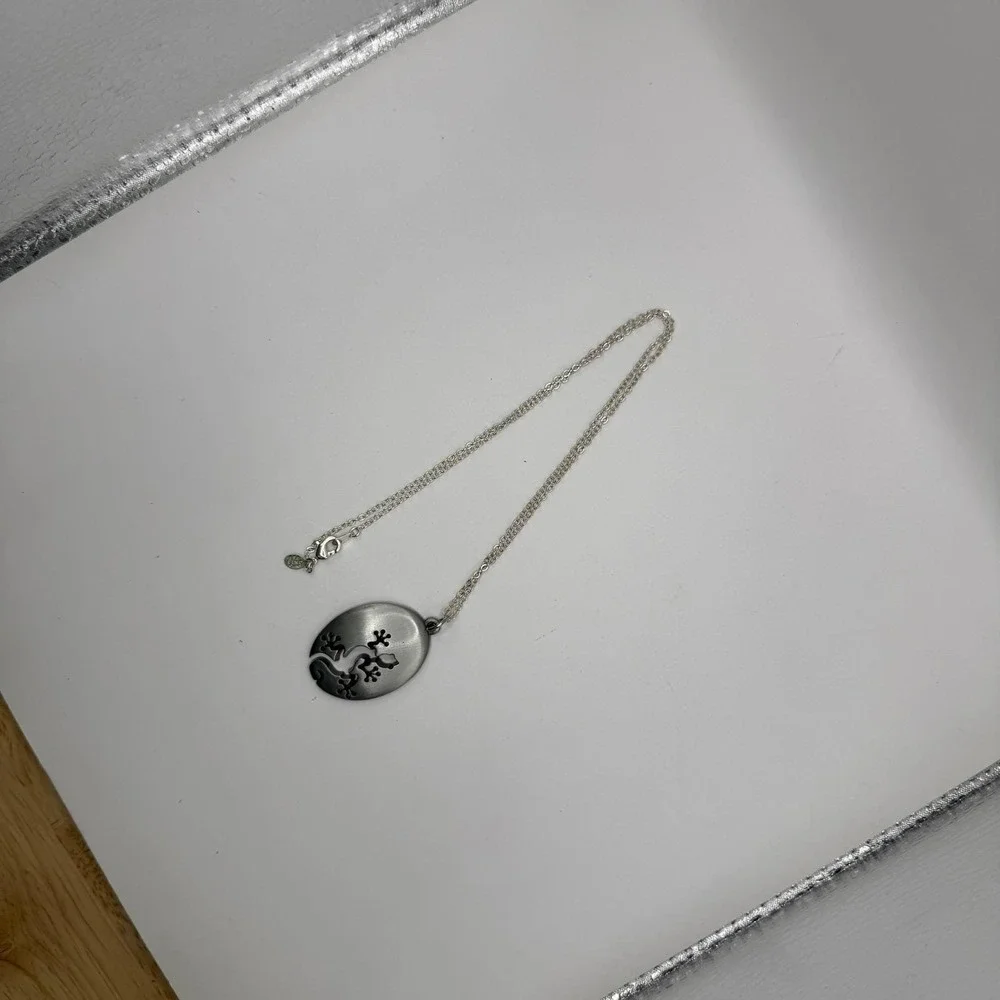 Boho Nature Minimalist Gecko Lizard Pendant Necklace from Lind‎